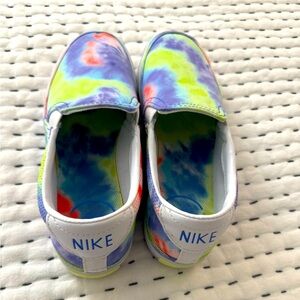 Nike slip on shoes